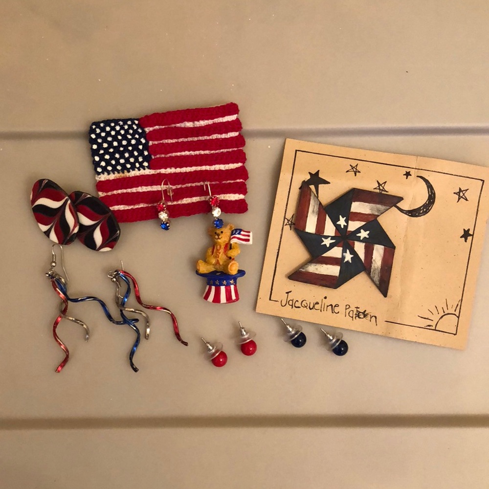 USA pens and earrings and bracelet